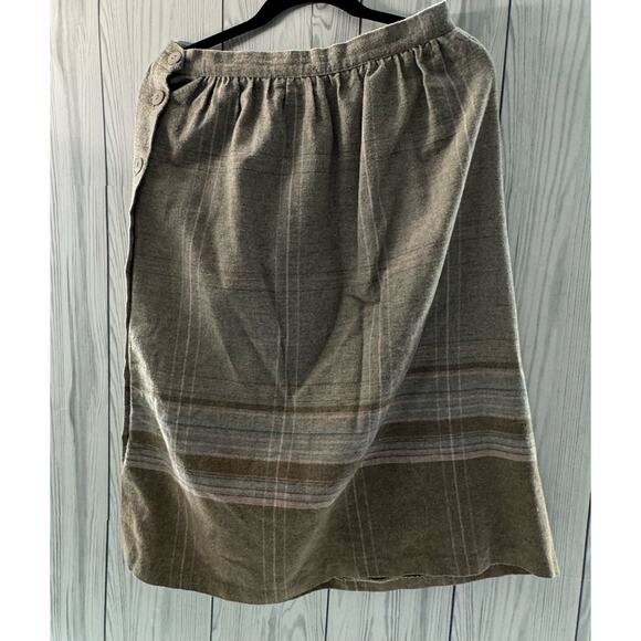 Vintage Wool A Line Plaid Gray Side Button USA Midi Skirt Size 13 - Picture 3 of 8